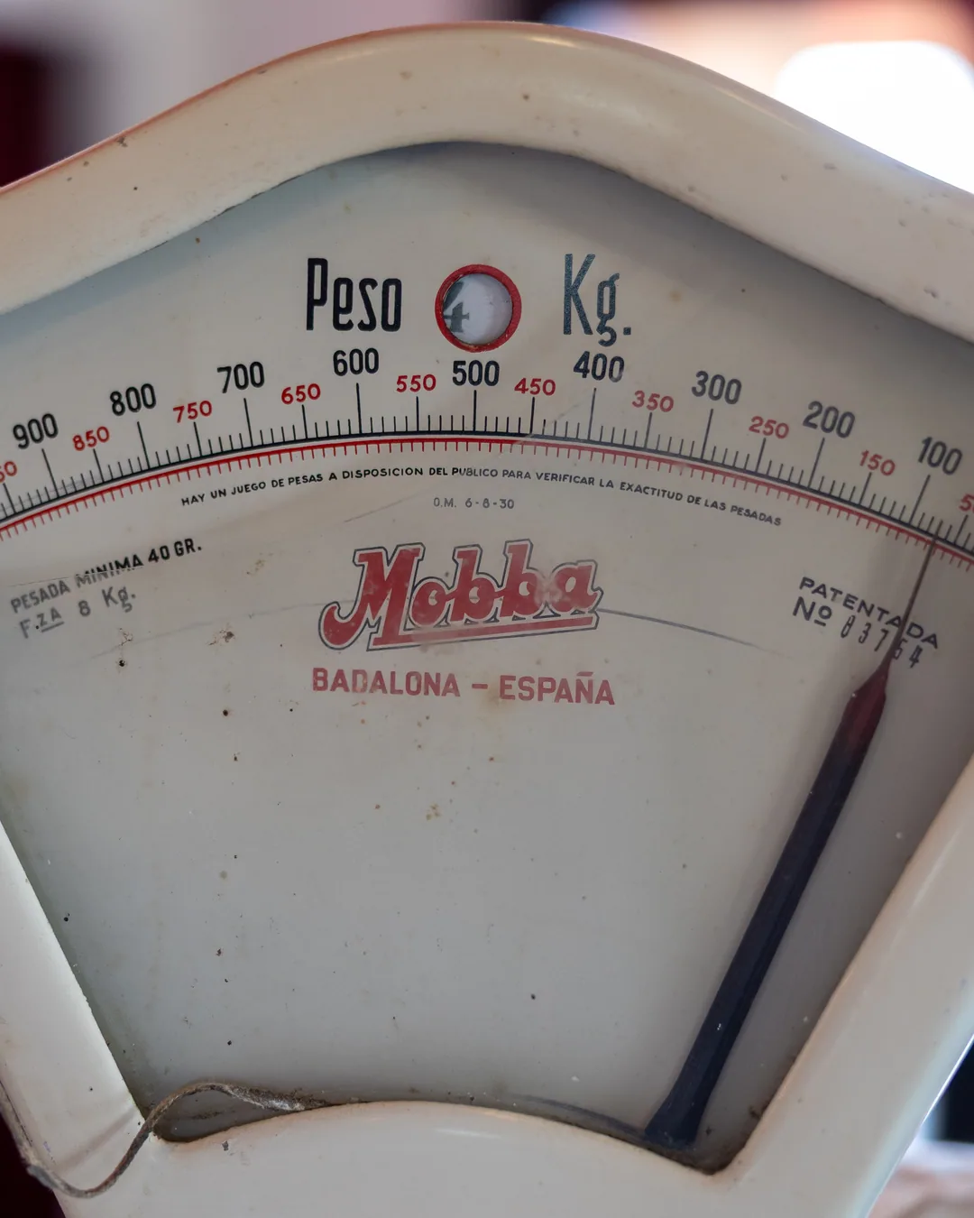 Botellas de Finca La Emperatriz en la bodega de Casa Amparo 1948