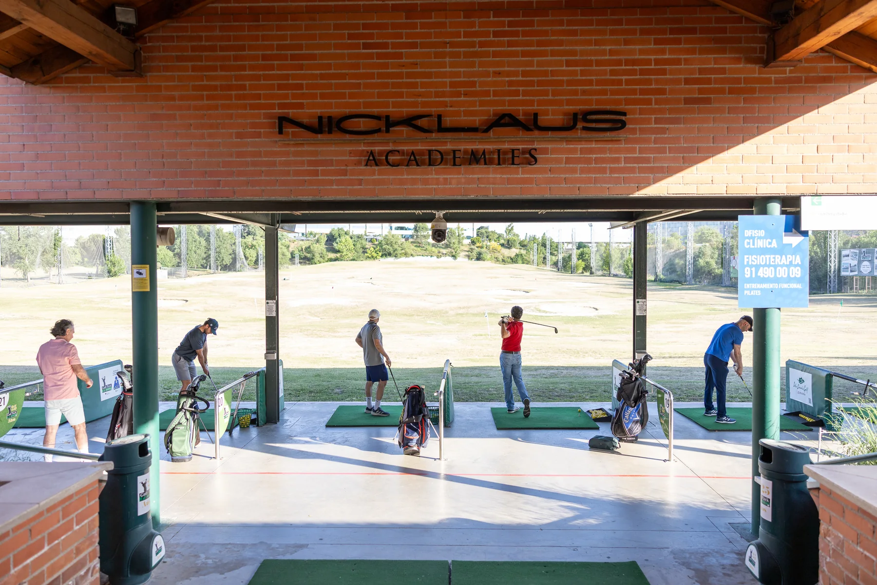Terraza Prácticas de Casa Amparo con vistas directas al campo de prácticas Nicklaus Academies